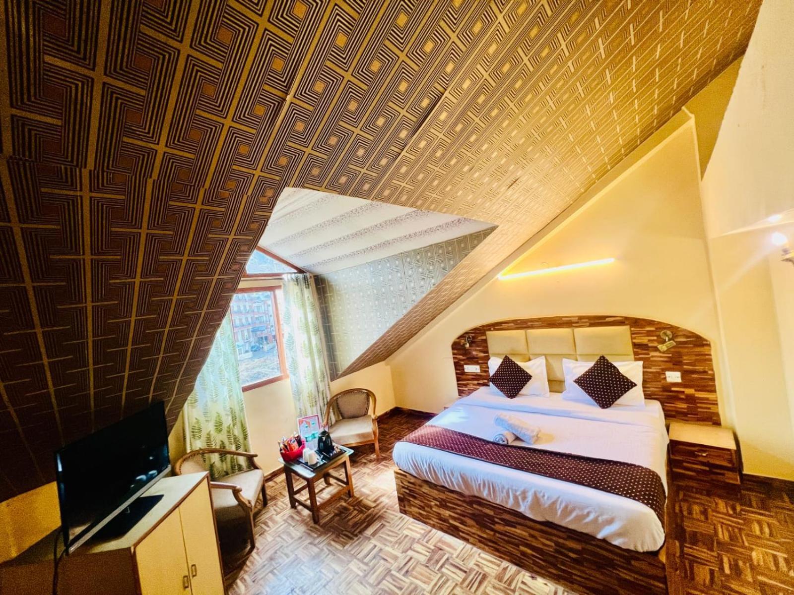 Hotel Kalinga Grand - Luxury Comfort !! Travellers Delight !! Budget Friendly !! Prime Location !! Guest Favourite มะนาลี ภายนอก รูปภาพ