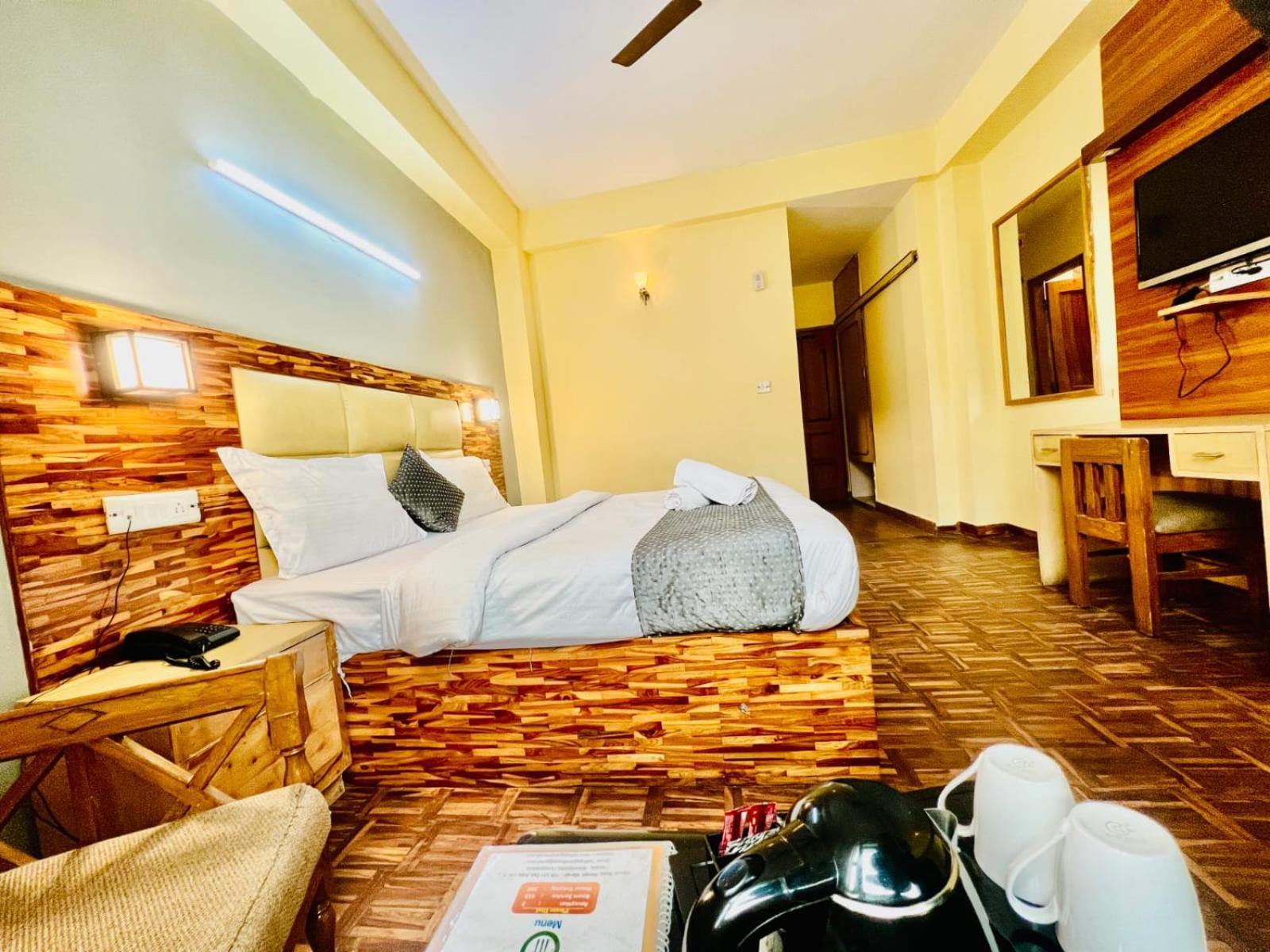 Hotel Kalinga Grand - Luxury Comfort !! Travellers Delight !! Budget Friendly !! Prime Location !! Guest Favourite มะนาลี ภายนอก รูปภาพ