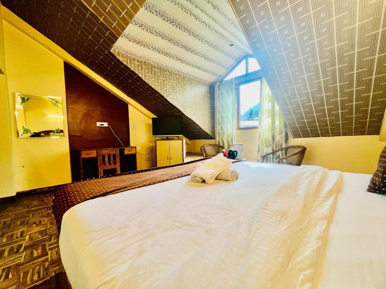 Hotel Kalinga Grand - Luxury Comfort !! Travellers Delight !! Budget Friendly !! Prime Location !! Guest Favourite มะนาลี ภายนอก รูปภาพ